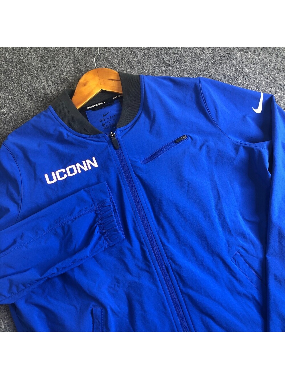 UConn Huskies Nike Jacket Mens Medium Blue Basketball Track Performance Full Zip